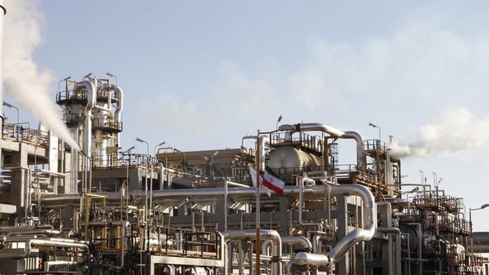 کرونا و سقوط بهای نفت ایران را به سوی ورشکستگی سوق می​‌دهد