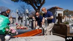 بحران کرونا در جهان؛ اسپانیا مرگ ۸۰۰ نفر به خاطر کووید۱۹ را در یک‌روز ثبت کرد
