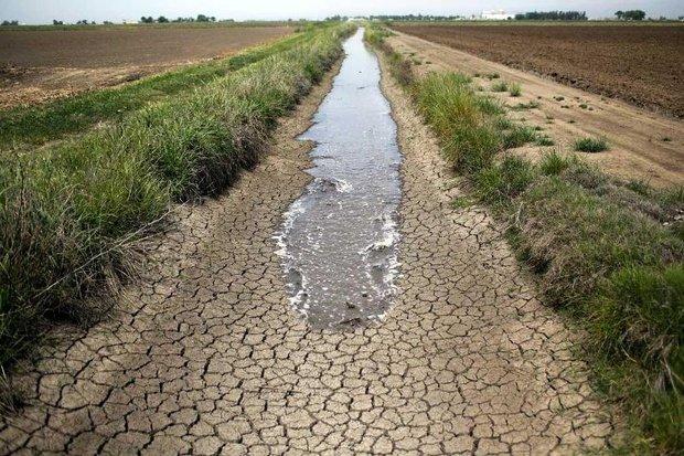 به جای فشار به کشاورزان راه‌های دیگر کاهش مصرف آب را اجرا کنید