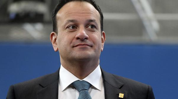 نخست وزیر ایرلند ردای طبابت بر تن کرد 