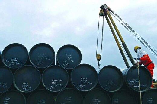 تولید نفت آمریکا چند بشکه کاهش یافته است؟