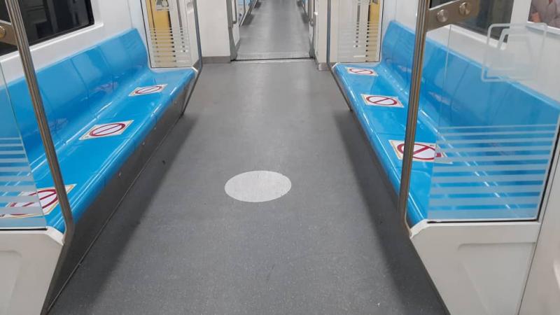 متروی تهران به منظور رعایت فاصله اجتماعی علامت گذاری شد