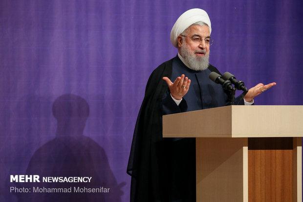 روحانی، طرح‌های ملی وزیربنایی استان فارس راافتتاح کرد