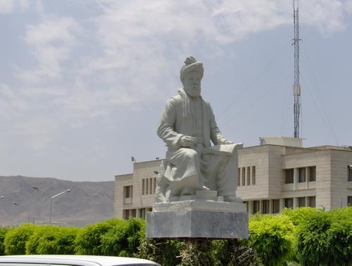 طرح مجسمه فردوسی در دانشگاه فردوسی مشهد پشتوانه علمی و هنری ندارد