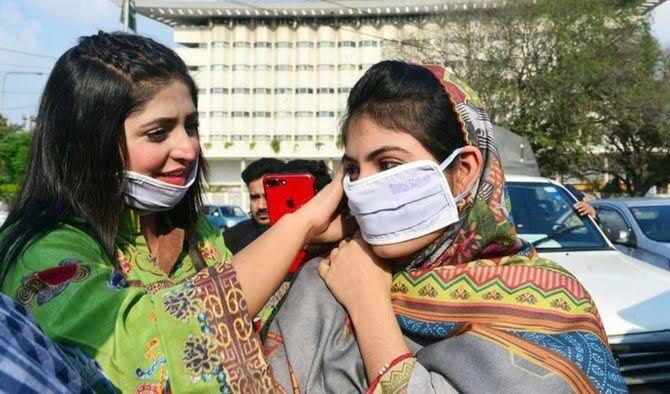 پاکستان نیز استفاده از ماسک را اجباری کرد