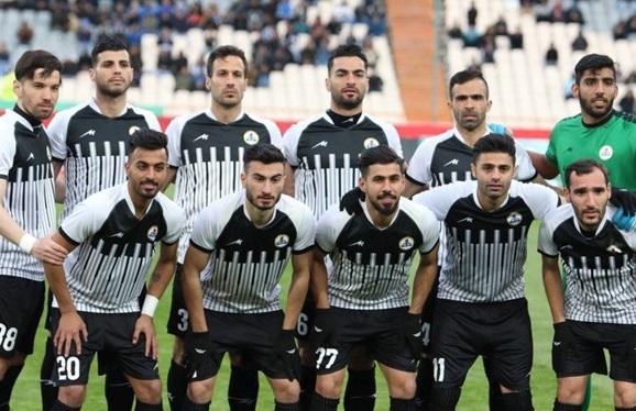 بازیکنان تیم فوتبال شاهین شهرداری بوشهر تست کرونا می‌دهند