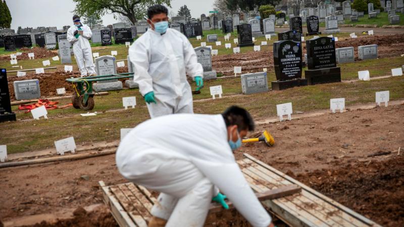 عکس|دفن اجساد کرونایی در کشورهای جهان
