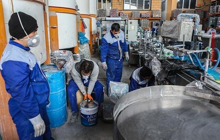 ۳۰ نفر از مددجویان زندان اردبیل در یک شرکت تولیدکننده رنگ مشغول به کار می‌شوند