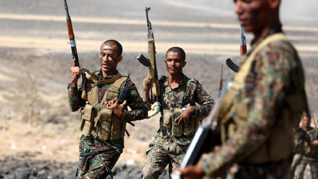 حمله موشکی انصارالله به پایگاه دولت مستعفی یمن