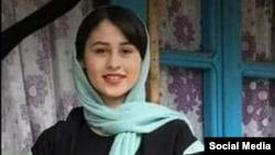 قتل‌های ناموسی در سایه قوانین مردسالارانه در ایران؛ رومینای ۱۴ ساله توسط پدرش سربریده شد