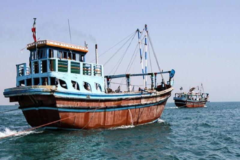 توقیف ۴ فروند شناور صیادی حامل سوخت قاچاق در آب‌های خلیج فارس