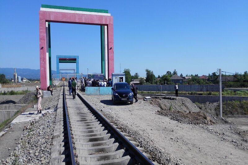 استاندار گیلان: سرمایه‌گذاری جمهوری‌آذربایجان در راه‌آهن آستارا پیگیری می‌شود