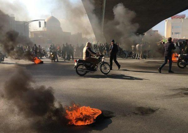 ادعای ذوالنوری: تعداد کشته‌های اعتراضات آبان در ایران ۲۳۰ نفر است