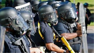 کشته شدن جورج فلوید: چرا ماموران پلیس آمریکا به ندرت به خاطر قتل محکوم می‌شوند
