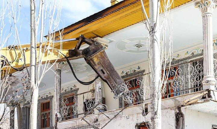ماجرای تخریب ویلای غیرمجاز دو مقام مسئول در فیروزکوه با ورود قاطع دستگاه قضایی/سنگ اندازی و فشار‌ها مانع نشد!