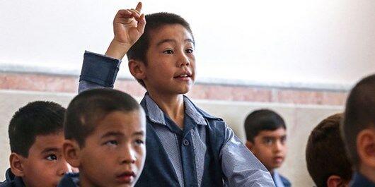 تاکید بیش از ۱۱۲۰۰ تشکل و فرد حقیقی بر حق تحصیل دانش‌آموزان افغانستانی در ایران