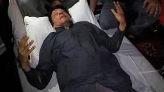 سوء قصد به جان عمران خان؛ نخست وزیر سابق پاکستان هدف تیراندازی قرار گرفت اما جان سالم به در برد