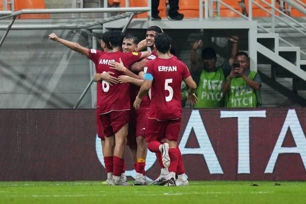پیروزی تیم فوتبال ایران برابر کالدونیا در نیمه اول/ هدیه VAR سوخت