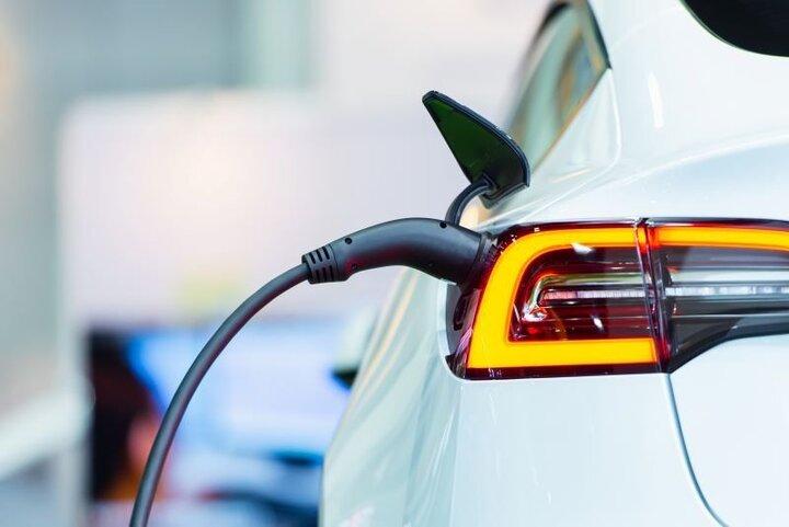 مجوز واردات خودروی برقی با سود بازرگانی یک درصد صادر شد