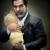 صدام با عروسکش/عکس