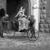 عکس:اولین خانمی که سوار بنز شد