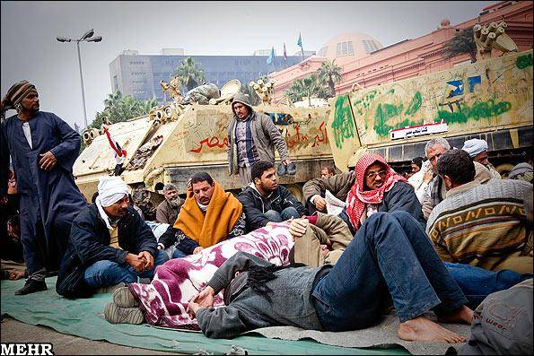 ادامه اعتراضات مردم مصر در میدان التحریر (تصويري)