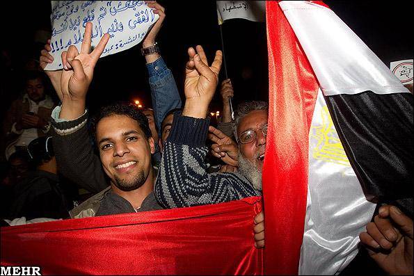 شادی مردم مصر پس از سقوط مبارک (تصویری)