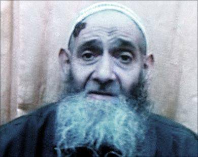 عکس:آزادی قدیمی‌ترین زندانی حسنی مبارک