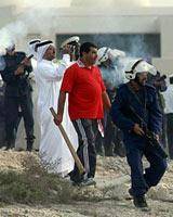 لباس‌شخصی‌های چماق‌دار در بحرین/ عکس