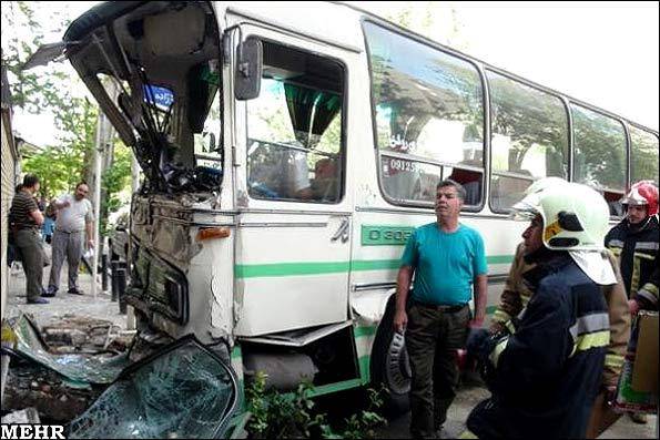 اتوبوس قدیمی 35 دانش آموز تهرانی را تا مرز مرگ رساند (+عکس)