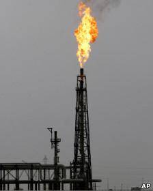 آمریکا هفت شرکت را به دلیل 'تامین فرآورده‌های نفتی ایران' تحریم کرد
