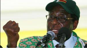 زندانی شدن مامور پلیس به خاطر استفاده از توالت موگابه