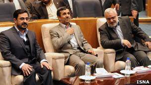 تاکید احمدی‌نژاد بر لزوم ورود کالاهای نظامی از گمرک