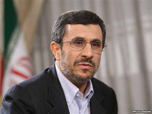 احمدی‌نژاد: تفکیک جنسیتی در دانشگاه‌ها و بازنشسته شدن اساتید متوقف شود