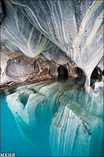 تصاویری بی نظیر از غاری لاجوردی/ زیباترین غار دنیا!