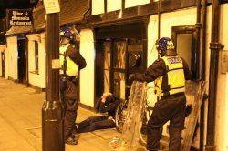 صدها نفر در جريان اعتراضات ديشب لندن و شهرهاي ديگر انگليس بازداشت شدند
