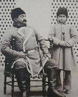 پسر ناصرالدین شاه همراه با پسرش/ عکس