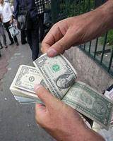 درآمد روزانه میلیونی کارمندان برخی بانک‌ها از دلالی ارز!