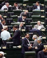 شکایت 11 نماینده مجلس از احمدی‌نژاد درباره فساد 3 هزار میلیاردی ‌منتفی شد