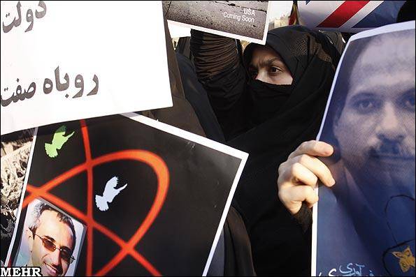 گزارش تصویری / ورود دانشجویان معترض به سفارت انگلیس-1