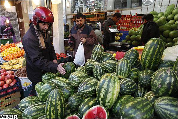 بازار میوه؛ آماده شب یلدا / از هندوانه 1000 تومانی تا آجیل 23 هزار تومانی