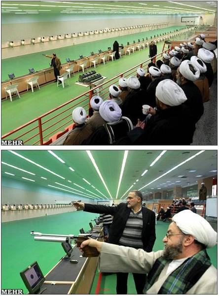 عکس / تمرین تیراندازی آخوندهای استاد در سطوح عالی حوزوی