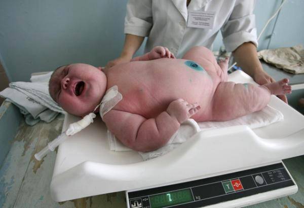 تولد نوزاد 7 کیلویی در قزاقستان (+عکس)