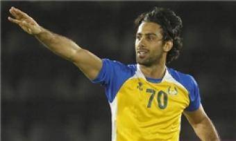 فرهاد مجیدی: با پیراهن استقلال از فوتبال خداحافظی می‌کنم|هواداران الهلال فرهاد را تشویق کردند !
