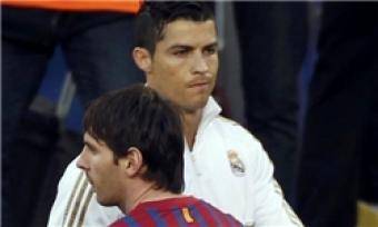وقتی رونالدو به خاطر پوشیدن پیراهن بارسلونا به یک دختربچه امضاء نمی دهد