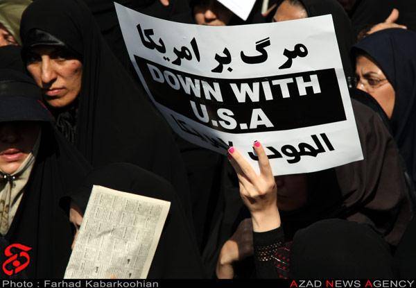 راهپیمایی مردم تهران در اعتراض به هتک حرمت پیامبر(ص)