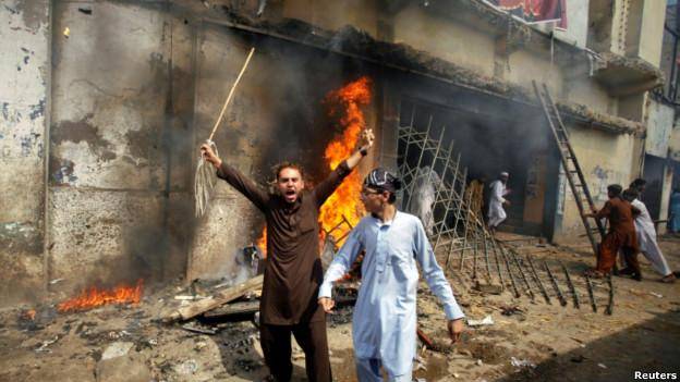 دست‌کم ۱۵ نفر در تظاهرات خشونت‌بار امروز پاکستان کشته شدند