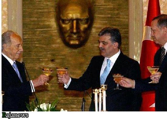 عكس/رهبران جهان اسلام در كنار پرز!