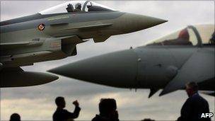 'بریتانیا ارسال جنگنده‌های پیشرفته را به خلیج فارس بررسی می کند'