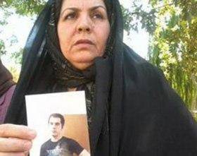 نامه حسین رونقی به مادرش در زمان اعتصاب غذا: اشک نریز؛ روزهای روشن در پیش است